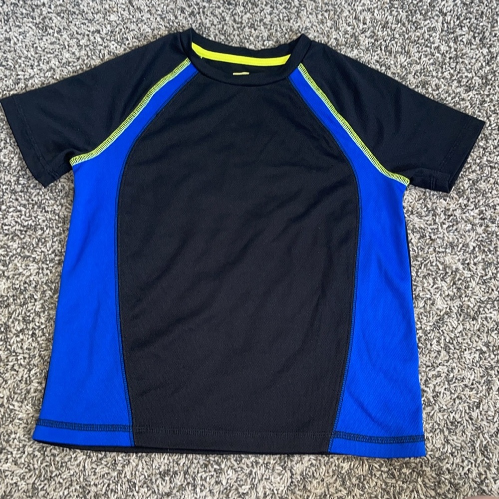 Kids top Crazy 8 boys shirt size 5-6 small